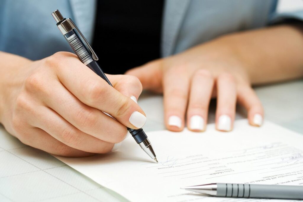 ¡CUIDADO! cuando celebre un contrato de emergencia con su trabajador