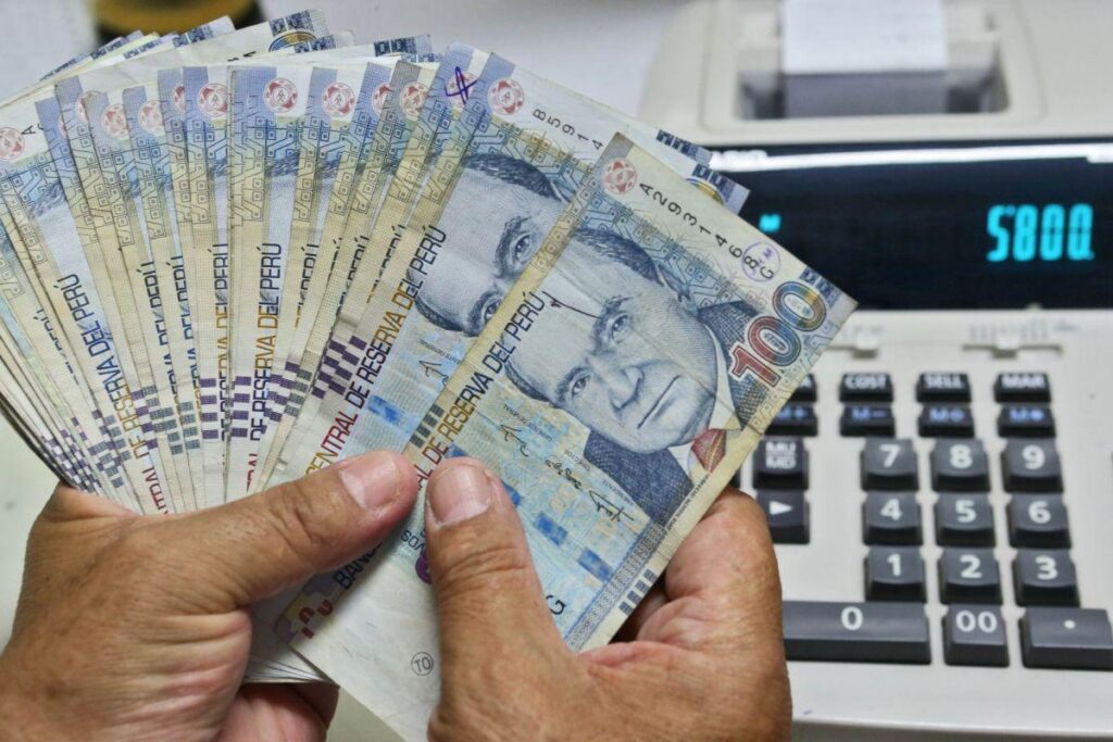 PUEDO COBRAR BENEFICIOS SOCIALES SI  EMITO RECIBOS POR HONORARIOS