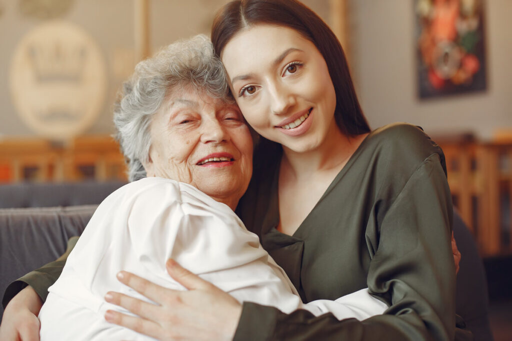 ¿PUEDEN MIS ABUELOS RECONOCERME COMO HIJO EXTRAMATRIMONIAL DE MIS PADRES BIOLÓGICOS?