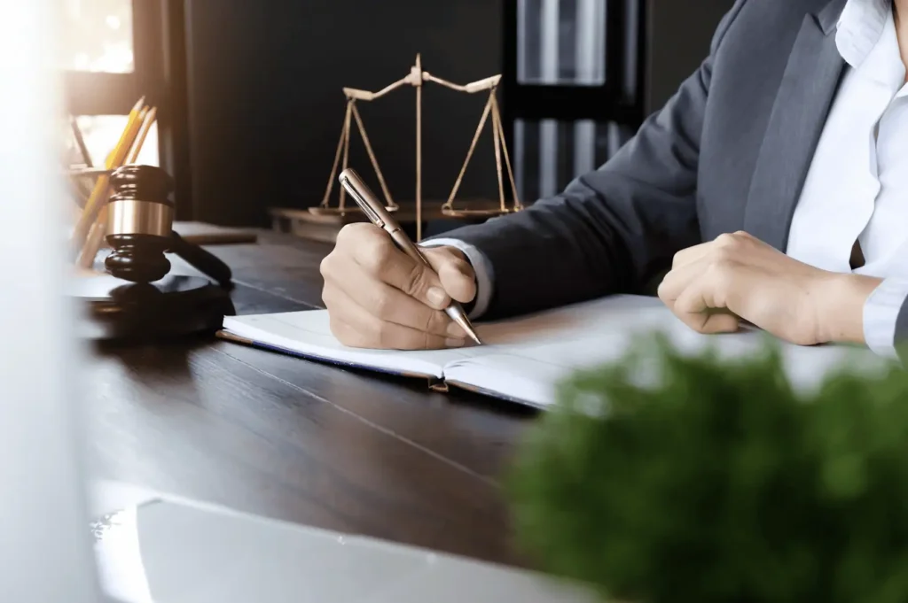 Tengo proceso penal y no sé cómo defenderme